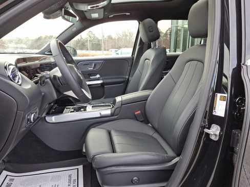 Certified 2024 Mercedes-Benz GLB 250 4MATIC image 13