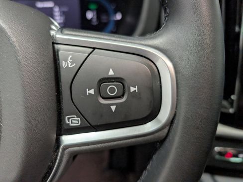 Used 2023 Volvo XC60 T8 Core image 17