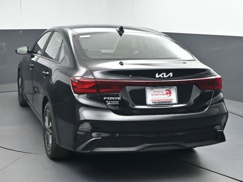 Used 2022 Kia Forte LXS image 7