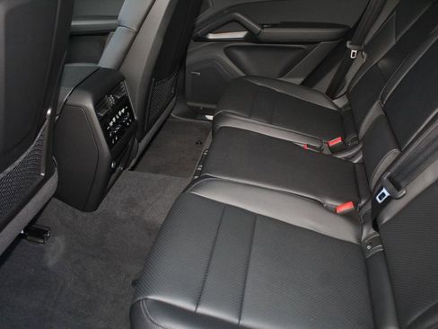 New 2026 Porsche Cayenne S image 23