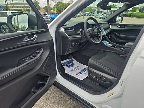 New 2026 Jeep Grand Cherokee Laredo X RWD image 12