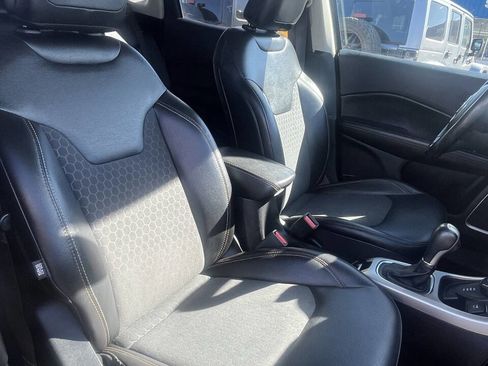 Used 2019 Jeep Compass Latitude w/ Cold Weather Group image 29