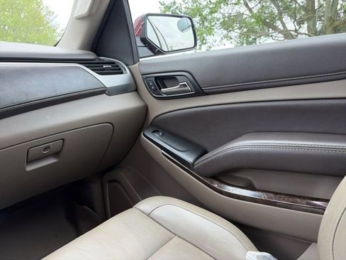 Used 2016 Chevrolet Suburban LT image 14