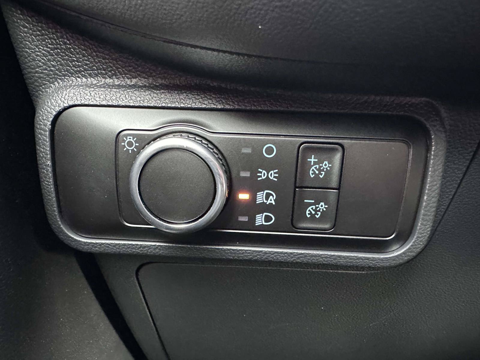 Used 2026 Ford Explorer Active AWD/4WD image 29