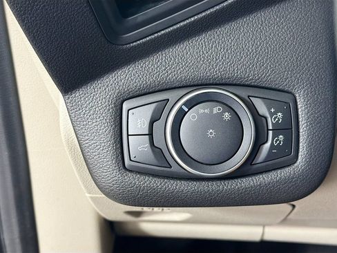 Used 2017 Ford Escape SE FWD image 12
