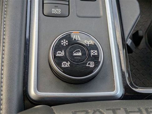 Used 2025 Nissan Pathfinder SV image 33