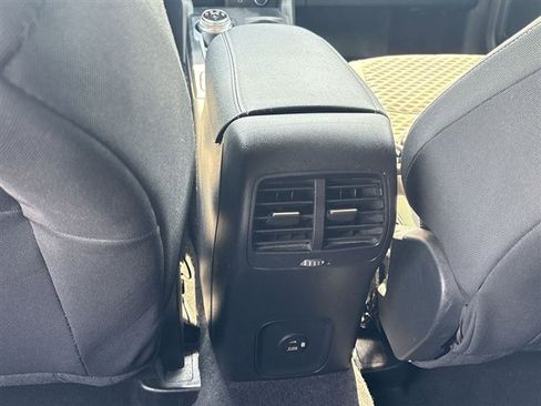 Used 2020 Ford Escape SE image 20