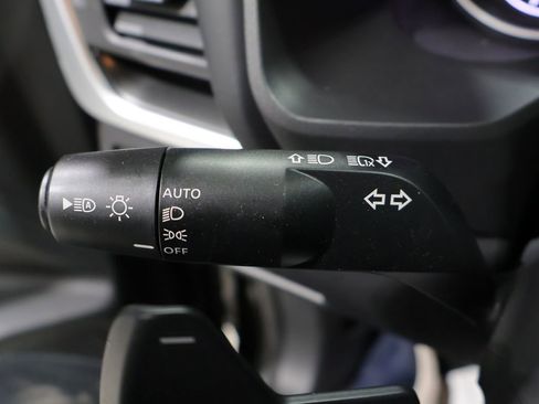 Used 2025 Nissan Rogue SV AWD/4WD image 39