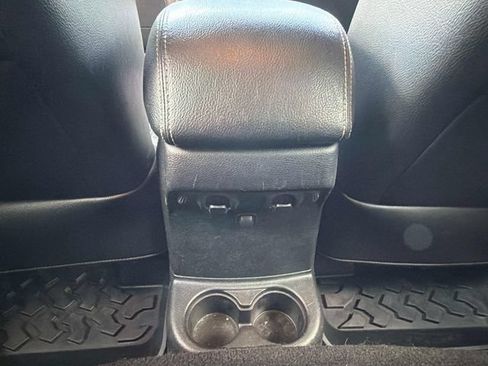 Used 2017 Jeep Wrangler Sport AWD/4WD image 16