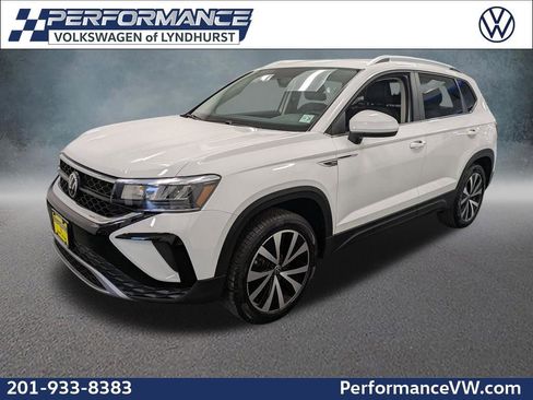 Used 2022 Volkswagen Taos SE AWD/4WD image 1