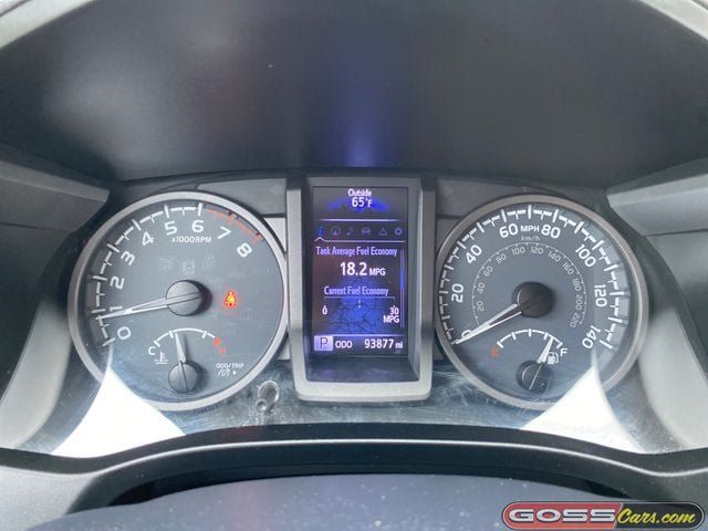 Used 2017 Toyota Tacoma TRD Sport w/ Tow Package (A/T) AWD/4WD image 19