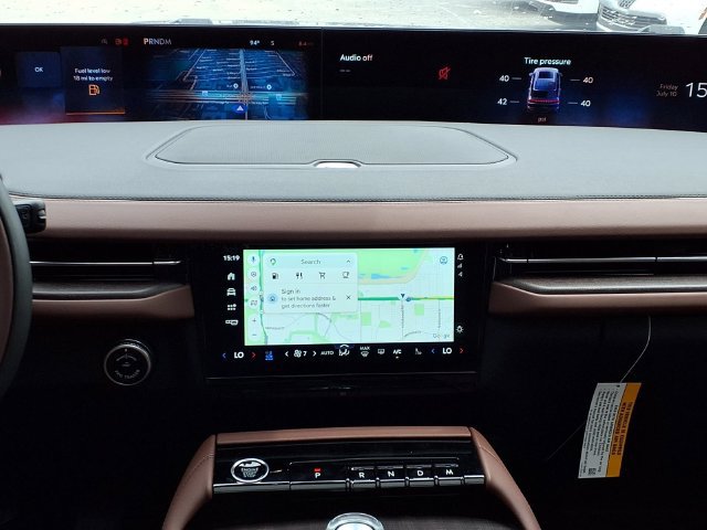 New 2026 Lincoln Navigator Reserve AWD/4WD image 11