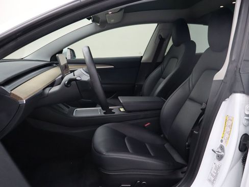 Used 2023 Tesla Model 3 Standard Range image 13