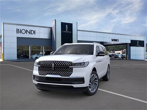 New 2025 Lincoln Navigator Reserve AWD/4WD image 2