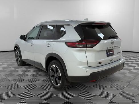 Used 2024 Nissan Rogue SV w/ SV Premium Package AWD/4WD image 3