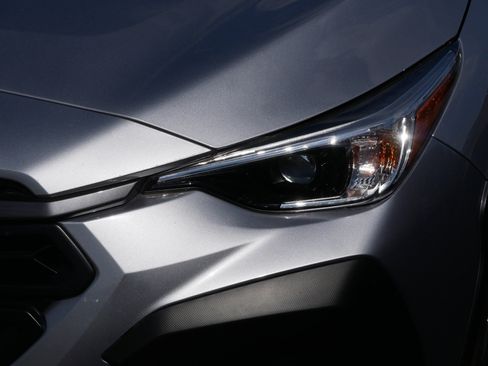 Used 2025 Subaru Crosstrek 2.0i Premium AWD/4WD image 16