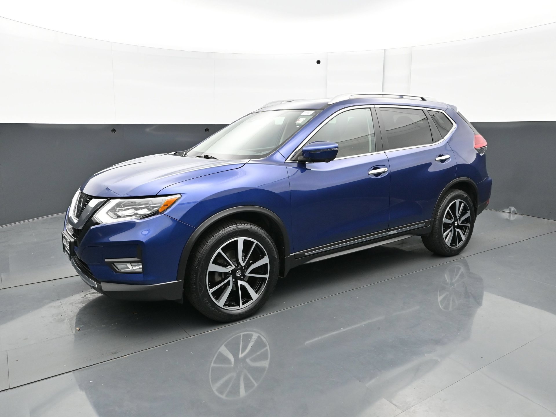 Used 2017 Nissan Rogue SL w/ SL Premium Package AWD/4WD image 2
