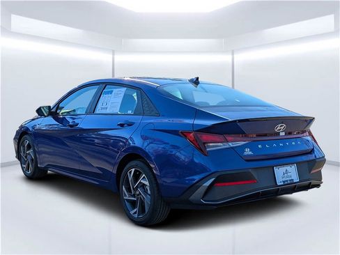 Certified 2025 Hyundai Elantra Sport image 5