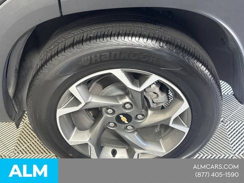 Used 2025 Chevrolet Trax LT FWD image 22