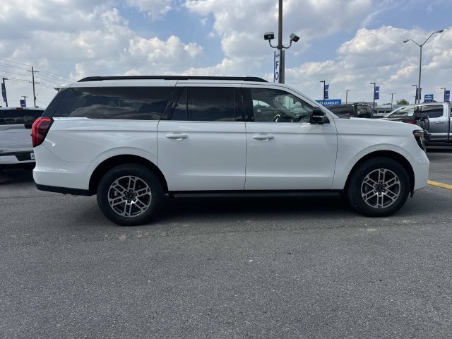 New 2026 Ford Expedition Max Active RWD image 4
