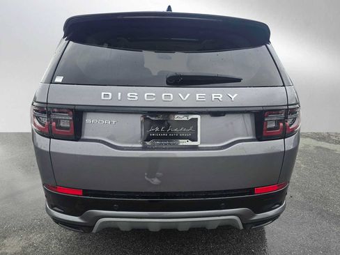 Used 2025 Land Rover Discovery Sport S image 4