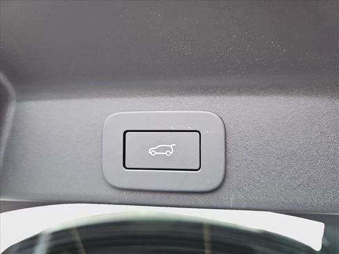 New 2026 Jaguar F-PACE R-Dynamic S image 10