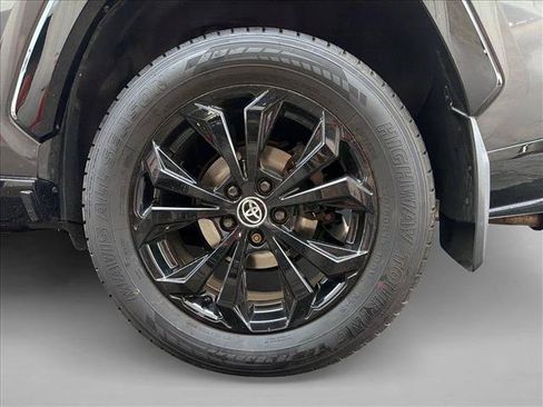 Used 2022 Toyota RAV4 XSE AWD/4WD image 9