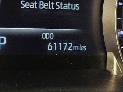 Used 2023 Toyota Highlander XLE image 30