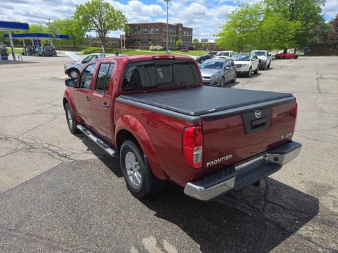 Used 2019 Nissan Frontier SV image 6