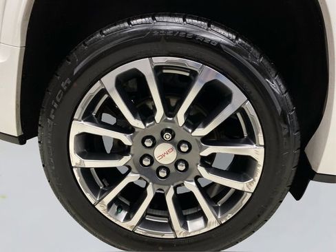 Used 2020 GMC Acadia Denali w/ Trailering Package FWD image 16