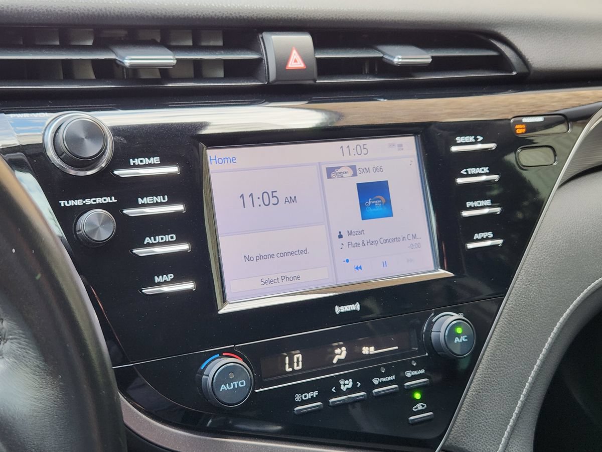 Used 2020 Toyota Camry SE FWD image 32