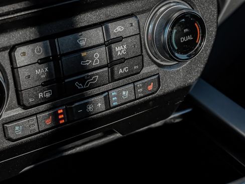 Used 2018 Ford F150 Platinum w/ Equipment Group 701A Luxury image 29