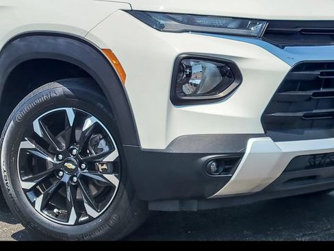 Certified 2022 Chevrolet TrailBlazer LT w/ Convenience Package AWD/4WD image 4