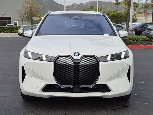 Used 2026 BMW iX xDrive45 w/ Premium Package AWD/4WD image 3