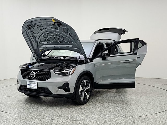 New 2026 Volvo XC40 B5 Plus w/ Protection Package Premier AWD/4WD image 9