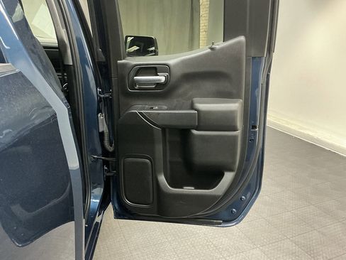 Used 2019 Chevrolet Silverado 1500 Custom Trail Boss w/ Custom Convenience Package AWD/4WD image 30