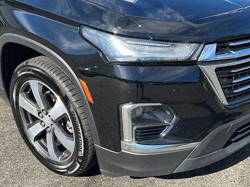 Used 2023 Chevrolet Traverse LT w/ LT Premium Package image 13