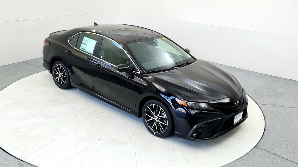 Certified 2024 Toyota Camry SE w/ Cold Weather Package AWD/4WD image 13
