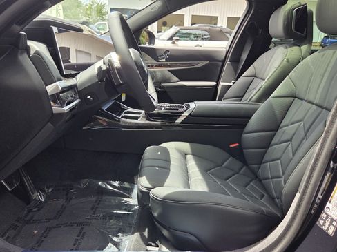 New 2026 BMW 740i xDrive w/ Executive Package AWD/4WD image 10