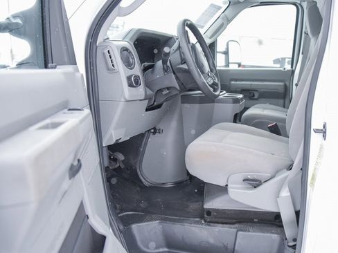 Used 2024 Ford E-450 and Econoline 450 Super Duty w/ Power Windows & Locks Group image 10