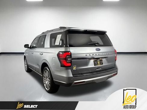 Used 2024 Ford Expedition Limited AWD/4WD image 2