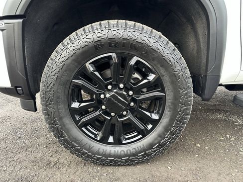 Used 2024 GMC Sierra 2500 Denali image 12