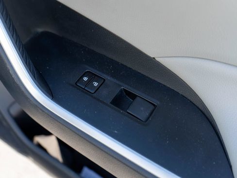 Used 2019 Toyota RAV4 XLE w/ Carpet Mat Package FWD image 11