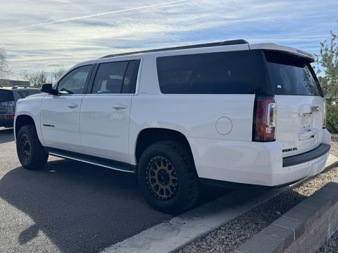 Used 2019 GMC Yukon XL SLT image 5