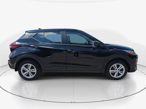 Used 2025 Nissan Kicks Play S FWD image 9