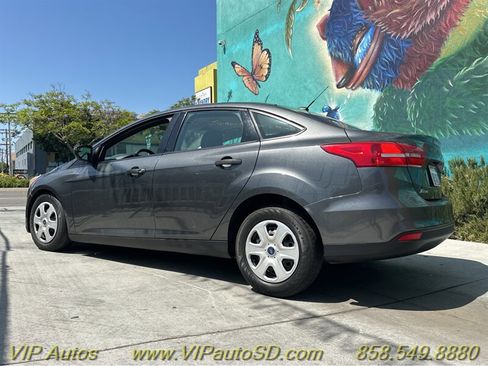 Used 2017 Ford Focus S image 3