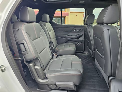 Used 2023 Chevrolet Traverse RS image 46