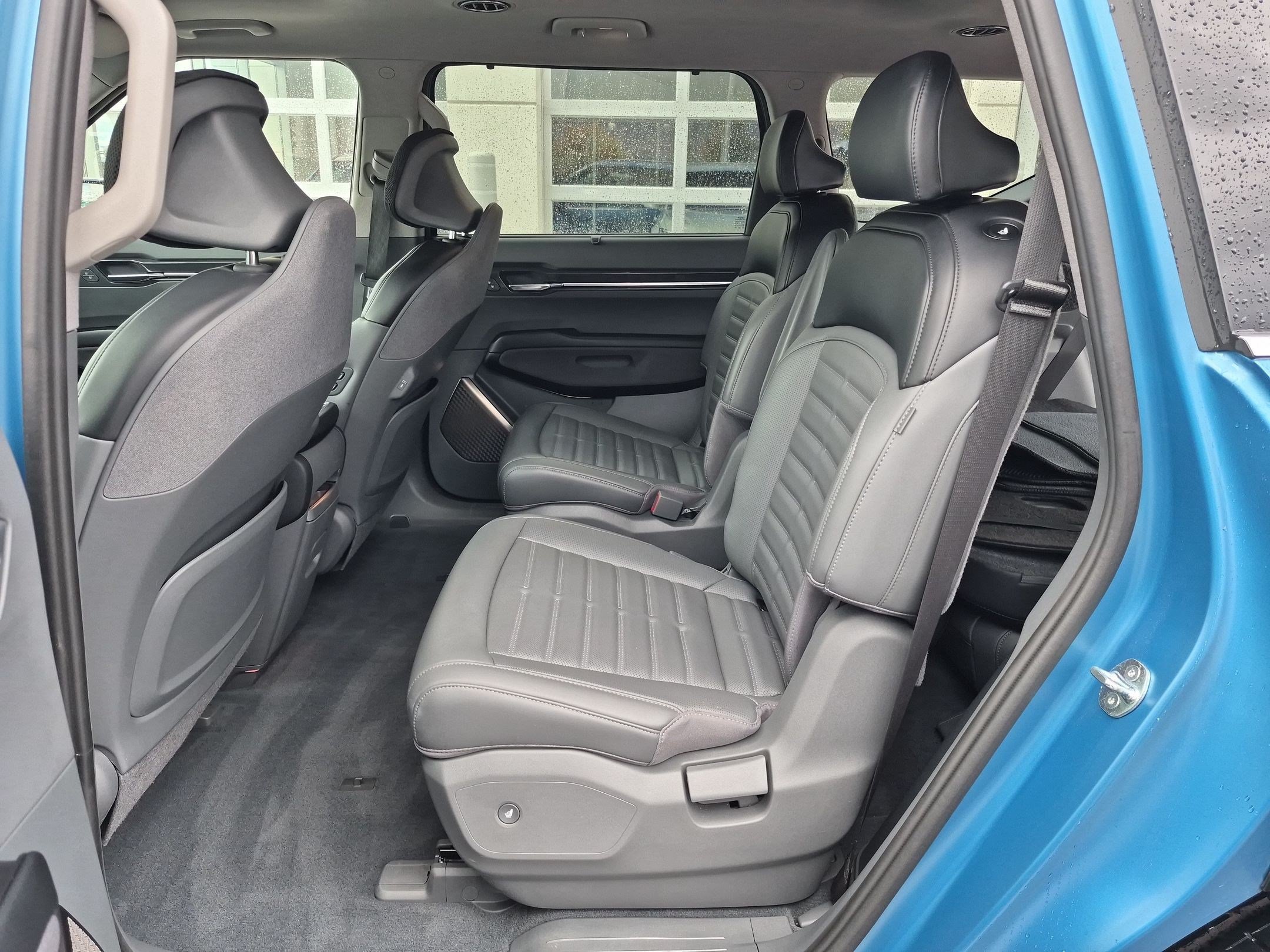 Used 2024 Kia EV9 Land w/ Towing Package AWD/4WD image 31