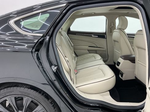Used 2017 Ford Fusion Platinum FWD image 21