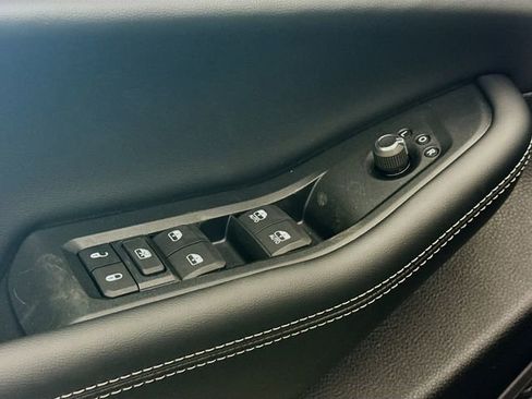 New 2025 Jeep Grand Cherokee Limited image 18